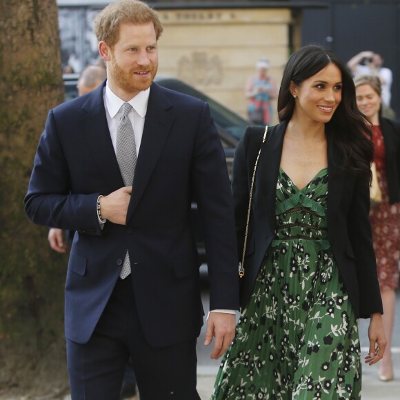 'O príncipe Harry e a Meghan Markle estão honrados por Jane representar sua família e ajudar a celebrar a memória da falecida princesa no dia do casamento', diz a nota da família real