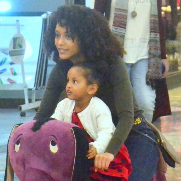 Tais Araújo é sagitariana e mãe de Maria Antônia, de 3 anos e João Vicente, de 6 anos