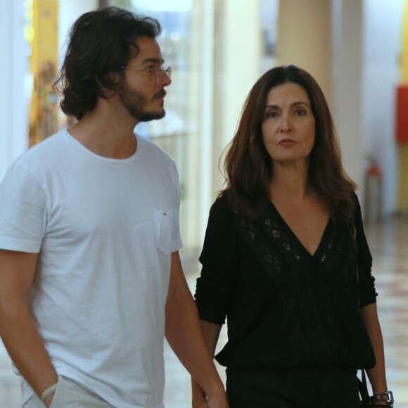 Fátima Bernardes contou, em recente entrevista, que evita comparar o namoro com Túlio Gadêlha e o casamento anterior