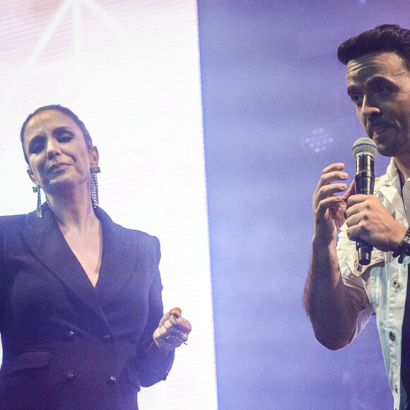 Ivete Sangalo participou do show de Luis Fonsi em São Paulo, convidada pelo cantor porto-riquenho