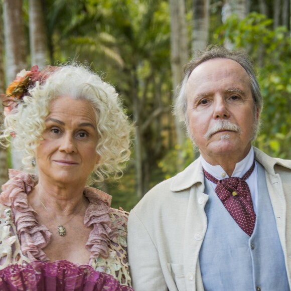 Ofélia (Vera Holtz) e Felisberto (Tato Gabus Mendes) expulsam Lorde Williamson (Tarcísio Meira) de sua casa nos próximos capítulos da novela 'Orgulho e Paixão'