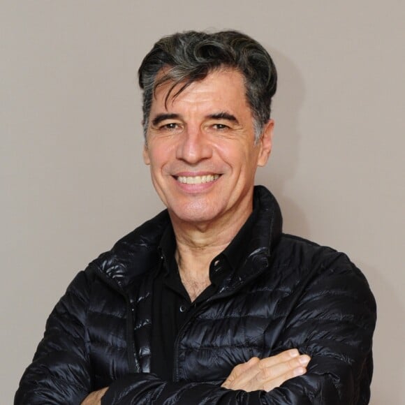 Maurício (Paulo Betti) dispara contra Xodó (Anderson Tomazini) na última semana da novela 'O Outro Lado do Paraíso': 'Eu o acuso esse rapaz de falso testemunho. Responderá por isso em processo judicial'