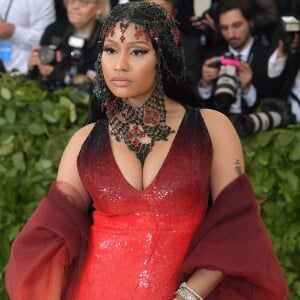 Nicki Minaj ornou decote e fenda no Met Gala 2018