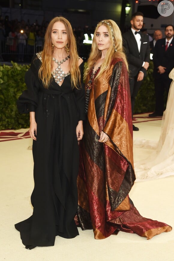 Mary-Kate Olsen de The Row e Ashley Olsen de Paco Rabanne no Met Gala 2018