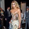 A modelo Stella Maxwell de Moschino no Met Gala 2018