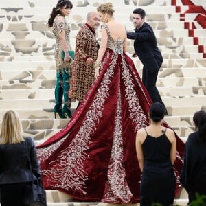 A cauda do vestido de Blake Lively chamou atenção no Met Gala 2018