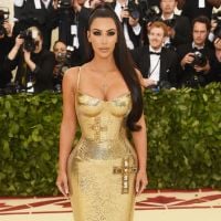 Kim Kardashian revisita vestido Versace no Met Gala 2018: 'Alta-costura de 1997'