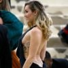 Decote ousado de Miley Cyrus revela as tatuagens no corpo da atriz durante o Met Gala 2018