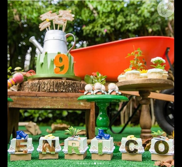 Festa de 9 meses de Enrico, filho de Karina Bacchi teve doces temáticos e foi festejada nesta terça-feira, 8 de maio de 2018