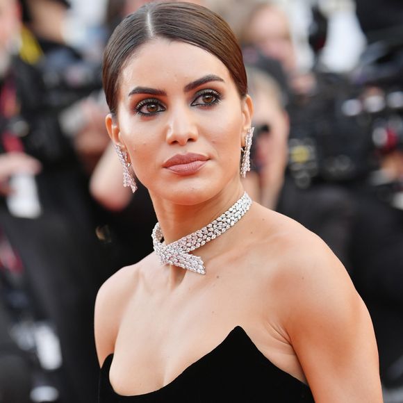 A brasileira Camila Coelho escolheu joias Messika para compor sua produção na abertura do Festival de Cannes 2018