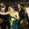 Leticia Colin caiu da dança e se divertiu na festa de lançamento da novela 'Segundo Sol'