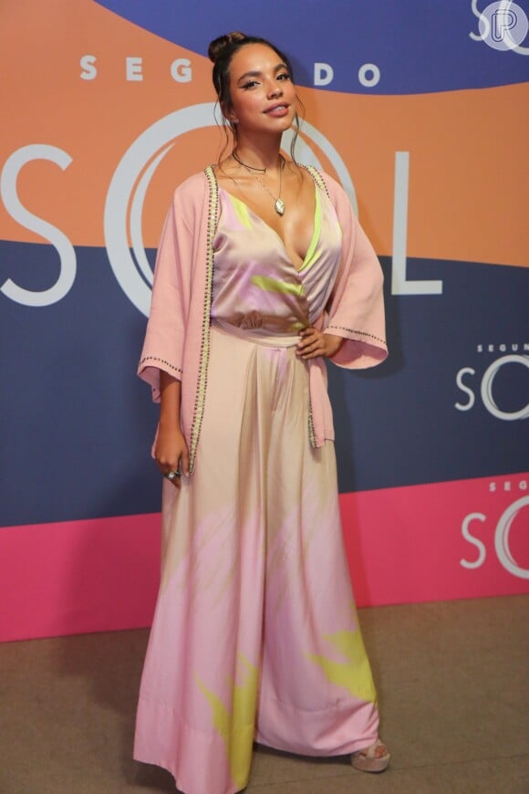 Gabriela Moreyra veste Martu e joias Nocca Atelier para Joyá Ipanema na festa de lançamento da nova novela "Segundo Sol", que aconteceu dia 8 de maio de 2018