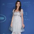 Vestido prata da Chanel usado por Penélope Cruz no jantar de gala do festival de Cannes faz parte da coleção primavera verão 2018 da marca