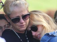 Xuxa Meneghel e a filha, Sasha, se despedem de dona Alda em velório no Rio
