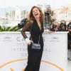 Bruna Linzmeyer com macacão de renda Valentino no Festival de Cannes 2018