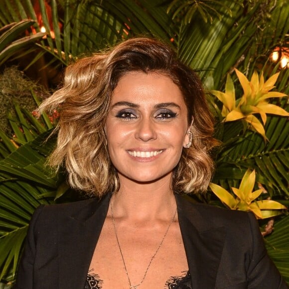 Giovanna Antonelli explica que não tem jeito para cuidar do cabelo, mesmo sendo uma camaleoa. 'Gostaria de poder estar com o meu cabelo incrível todos os dias e não é o caso. Todo cabelo dá trabalho para fazer, para ficar bom mesmo'
