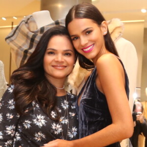 Bruna Marquezine prestigia evento de coleção de Dia das Mães da Le Lis Blanc, no shopping Leblon, na Zona Sul do Rio, nesta quarta-feira, 9 de maio de 2018
