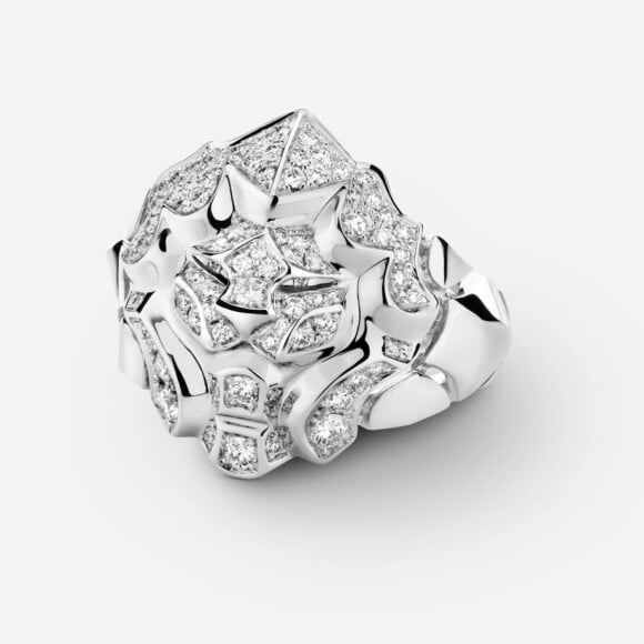 Kristen Stweart usou anel sob o signo de Leão em ouro branco e diamante