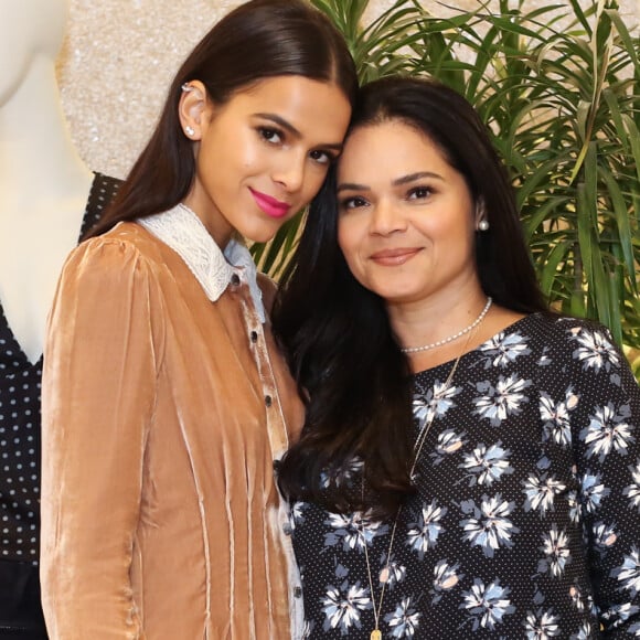 Bruna Marquezine passará o Dia das Mães longe de Neide pela primeira vez