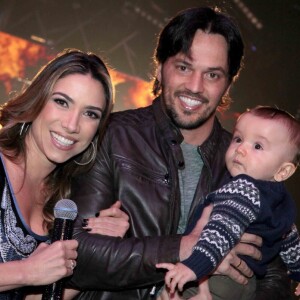Filho mais velho de Patricia, hoje com 3 anos, Pedro também apareceu cantando parabéns para a irmã