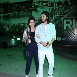 Tainá Müller com o marido, Henrique Sauer, na festa de encerramento da novela 'O Outro Lado do Paraíso', no Beach Club na Barra da Tijuca, zona oeste do Rio de Janeiro, na noite desta sexta-feira, 11 de maio de 2018