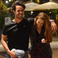Marina Ruy Barbosa e o marido, Xande Negrão, se divertem em passeio no shopping