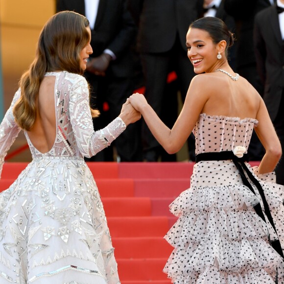 Izabel Goulart recentemente chamou Bruna Marquezine de vizinha e agitou a web