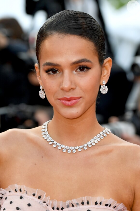 Bruna Marquezine defendeu o cabelo usado no festival de Cannes, na França