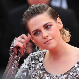 Kristen Stewart aliou a tendência wethair nos fios
