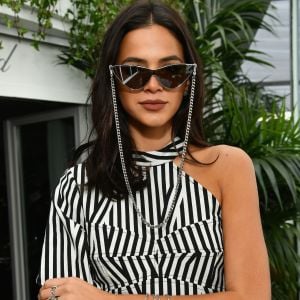 Bruna Marquezine superou trauma na moda: 'Quando mais jovem eu tinha muito de não aceitar muito qualquer modelagem. Dizia que só ficava bom se fosse a cinturado, se diminuísse o quadril'