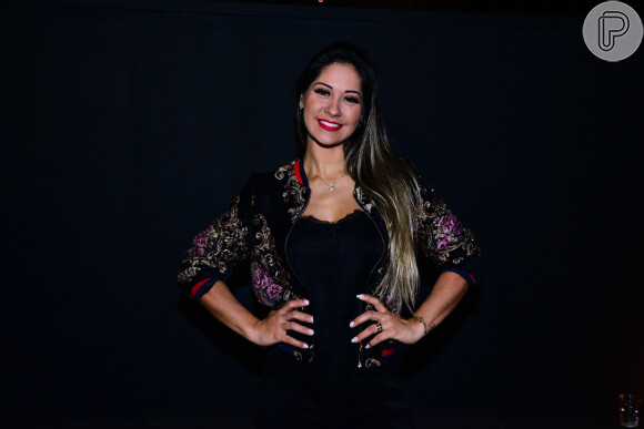 Mayra Cardi, grávida de 4 meses, foi conferir o primeiro show de Cleo em São Paulo, nesta terça-feira, 15 de maio de 2018