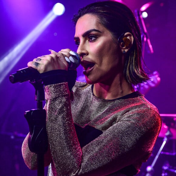 Cleo estreou no palco como cantora em um pocket show em São Paulo, nesta terça-feira, 15 de maio de 2018