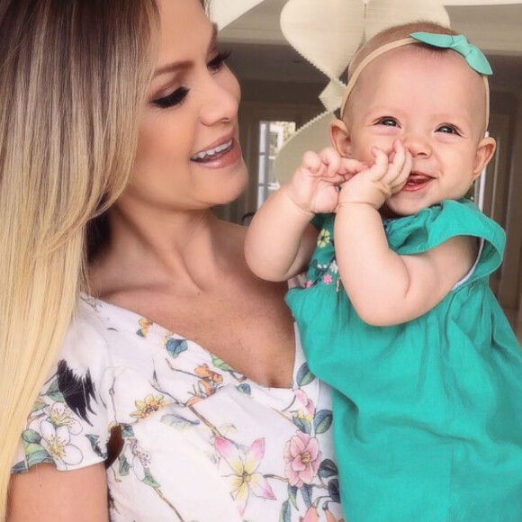 Eliana precisou ficar em repouso durante a gestação de risco da filha, Manuela