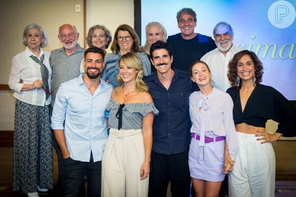 Paolla Oliveira se reuniu com o elenco de 'Belissima', próxima trama do 'Vale a Pena Ver De Novo' e comentou o processo sobre o vazamento das fotos