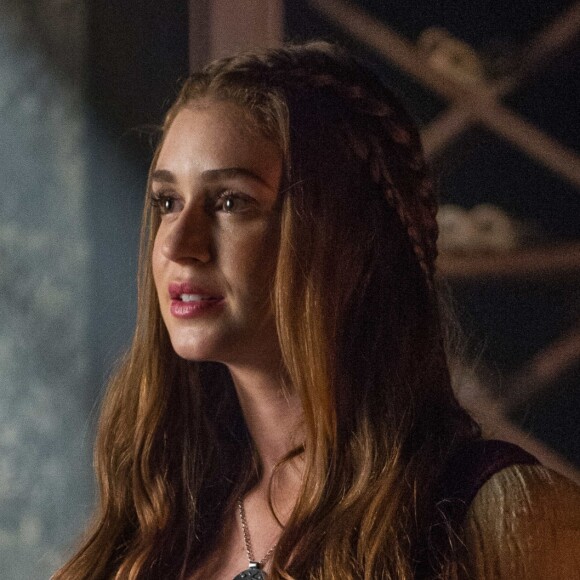 Amália (Marina Ruy Barbosa) é presa acusada de bruxaria em novo plano de Catarina (Bruna Marquezine) nos próximos capítulos da novela 'Deus Salve o Rei'