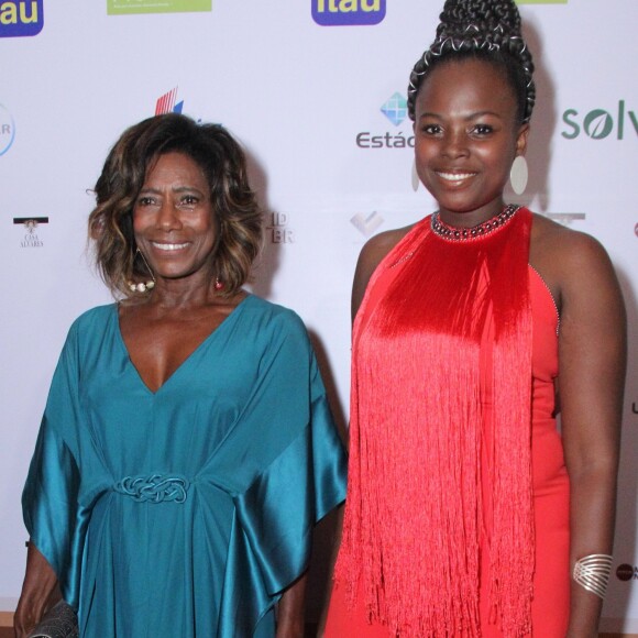 Gloria Maria com Luana Génot, diretora executiva do ID_BR, no III Jantar Sim À Igualdade Racial
