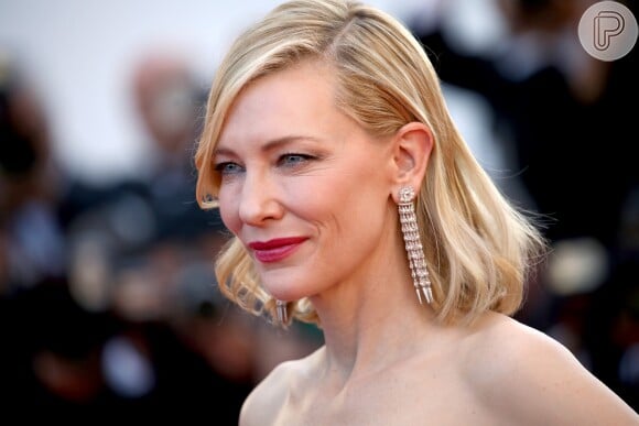 Cate Blanchett , jurada do festival, também optou em usar a boca vermelha
