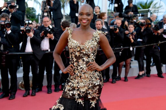 Miriam Odemba optou por uma boca vermelha alaranjada para o Festival de Cannes 2018