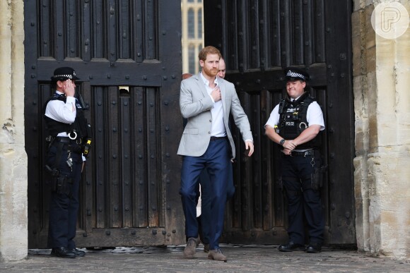 Príncipe Harry deixou o palácio de Windsor por alguns minutos