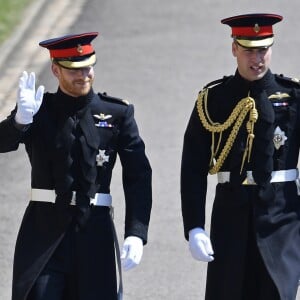 O príncipe Harry apostou em traje militar para seu casamento com Meghan Markle