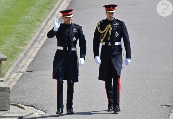O príncipe Harry apostou em traje militar para seu casamento com Meghan Markle