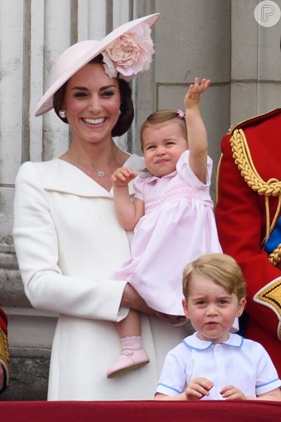 Kate Middleton também usou a peça na comemoração dos 90 anos da Rainha Elizabeth II
