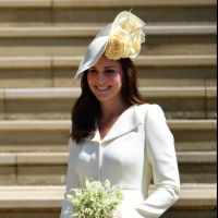 Kate Middleton repete vestido pela terceira vez em casamento do príncipe Harry
