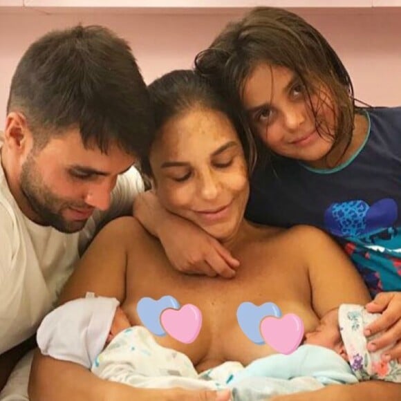 Ivete Sangalo deu à luz Helena e Marina há três meses