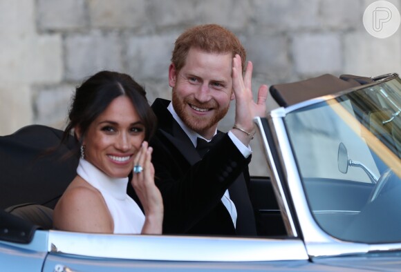 Meghan Markle usou anel que pertencia à princesa Diana em recepção de casamento com o príncipe Harry