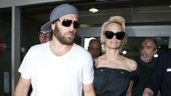 Pamela Anderson se divorcia pela segunda vez de Rick Salomon: 'Diferenças'
