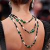 A modelo Alessandra Ambrosio escolheu colar e brinco das joias para a pré-exibição de 'BlacKkKlansman'
