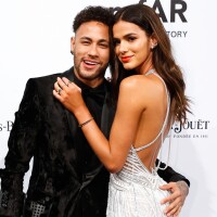 Neymar e Marquezine escolhem fornecedores para casamento na França, diz site