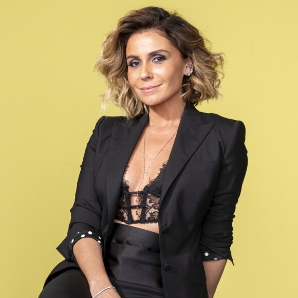 Luzia (Giovanna Antonelli) retorna após fugir para a Islândia, onde se torna uma DJ de sucesso, e fará de tudo para ficar próxima de Ícaro (Chay Suede) e Manuela (Luisa Arraes) na novela 'Segundo Sol'