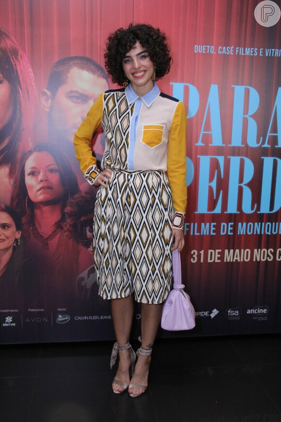 Julia Konrad usou look com toque de anos 70 na première do filme 'Paraíso Perdido', no Kinoplex Leblon, Zona Sul do Rio de Janeiro, na noite desta segunda-feira, 21 de maio de 2018